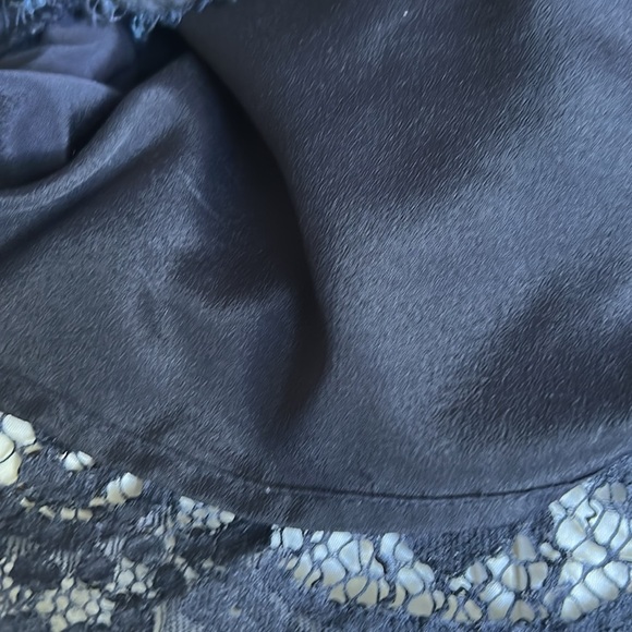 J. Crew Lace Ruffle Neck sleeveless Blouse size medium navy blue top - Picture 6 of 6